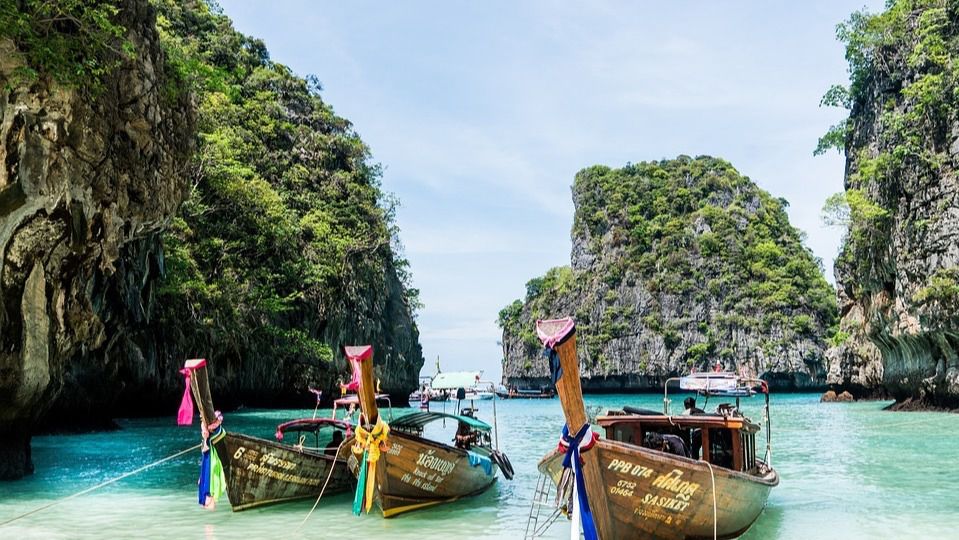 Phuket se convierte en el primer destino tailandés en reabrir a los visitantes extranjeros vacunados sin cuarentena
