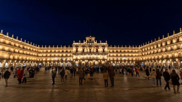 Plaza Mayor de Salamanca: La obra arquitectónica de Alberto Churriguera deja atrás las noches sin luz