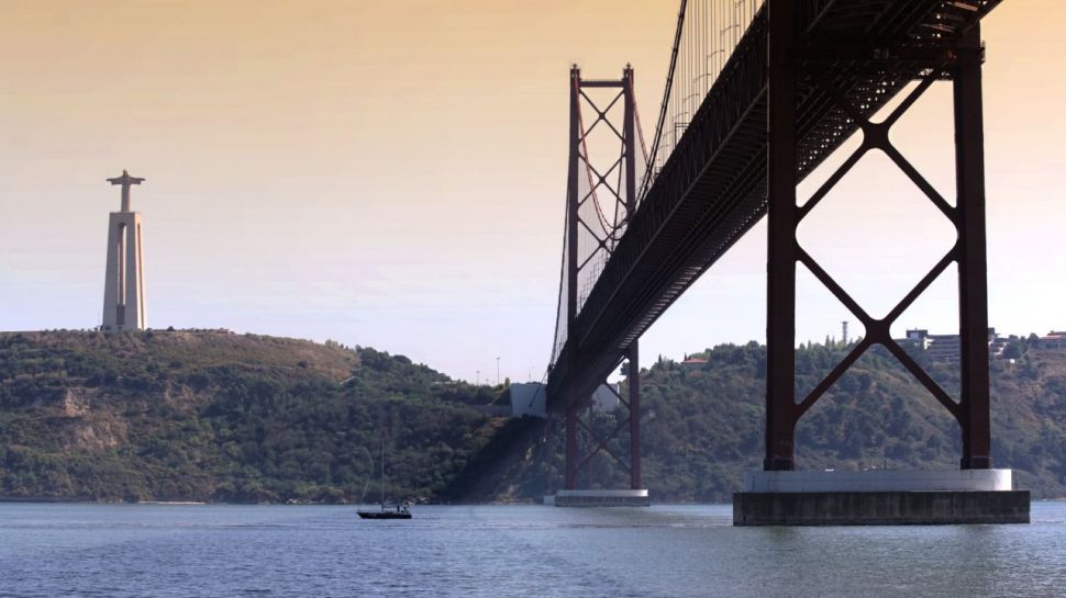 Viajar a Portugal: El río Tejo como uno de los principales atractivos turísticos de Lisboa