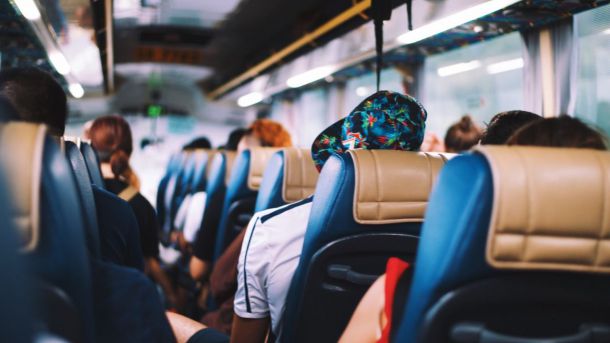 Mitma crea un título multiviaje gratuito para los viajeros habituales de las líneas de autobús de titularidad estatal