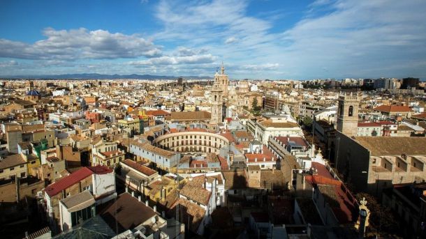 Valencia prohíbe la vivienda ocasional de uso turístico en Ciutat Vella