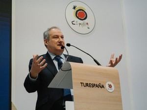 El Ministerio de Turismo presenta la Estrategia 2030 y el nuevo Parador de Ibiza en FITUR