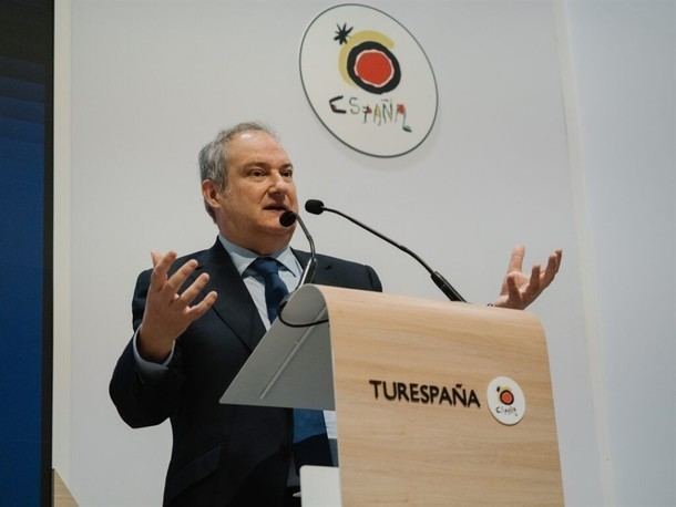 El Ministerio de Turismo presenta la Estrategia 2030 y el nuevo Parador de Ibiza en FITUR