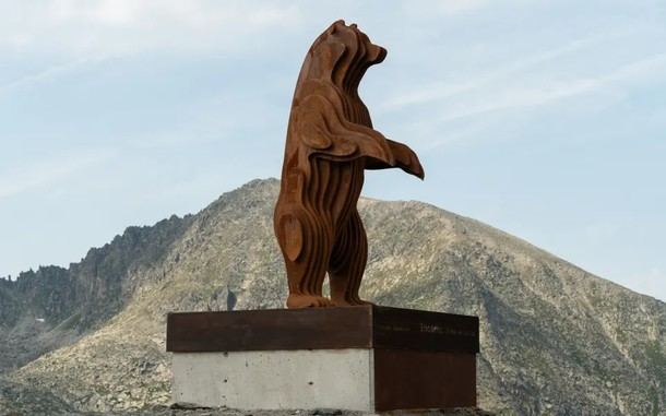 Grandvalira presenta la escultura de la Ossa y una nueva experiencia familiar en la montaña