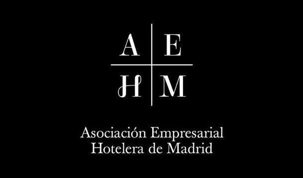 La AEHM defiende la labor solidaria del sector hotelero y critica la limitación de precios impuesta por el Gobierno