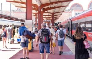 Crisis en la movilidad turística por el aumento de precios y problemas ferroviarios