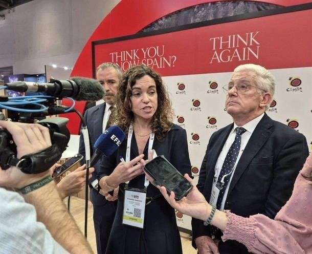 Rosario Sánchez resalta en Londres el crecimiento sostenible del turismo británico en España