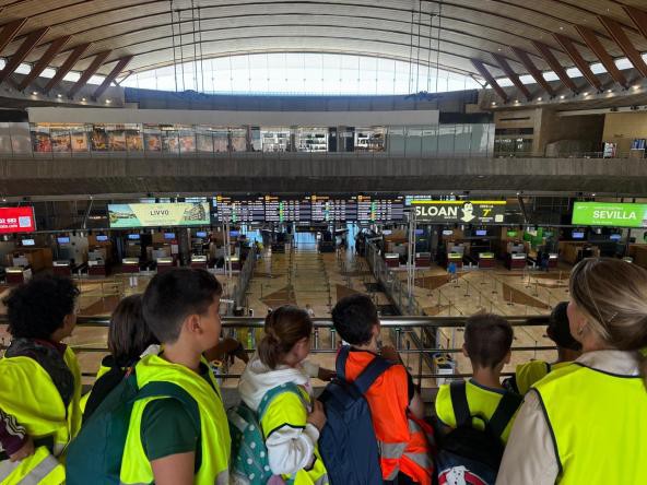 Aeropuertos de Canarias dan la bienvenida a las visitas escolares del nuevo curso