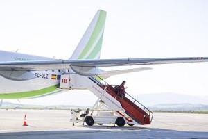 Nueva licitación para mejorar vuelos en el aeropuerto de Pamplona